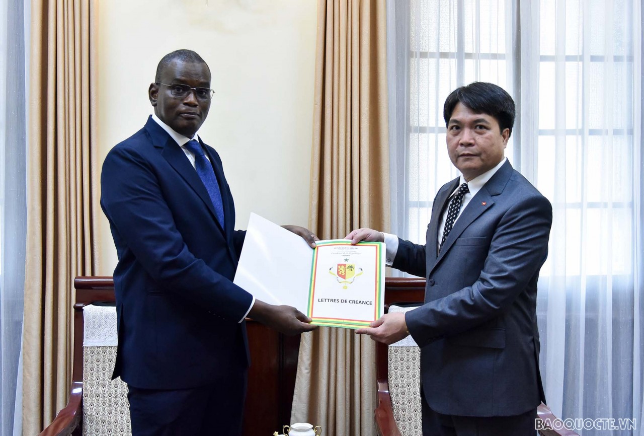Việt Nam tiếp nhận bản sao Thư ủy nhiệm bổ nhiệm Đại sứ Senegal