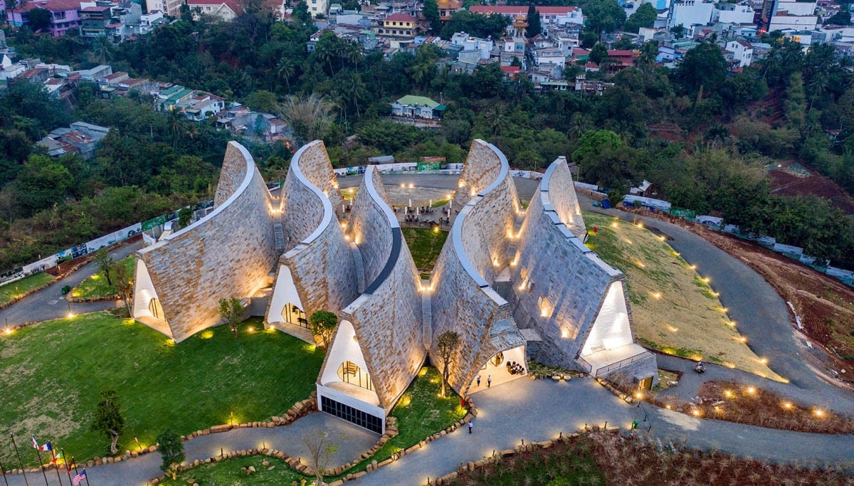 Located in the heart of Buon Ma Thuot City of Dak Lak province, Coffee World Museum serves as a major tourist attraction for the area. (Photo:baotangthegioicaphe.com)