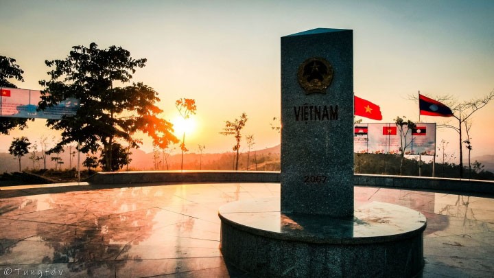 Built on a mountain of 1,086 meters above sea level, the marker is a monument to the trust and solidarity that has existed for decades between the three countries. (Photo: VTC) Built on a mountain of 1,086 meters above sea level, the marker is a monument to the trust and solidarity that has existed for decades between the three countries. (Photo: VTC)