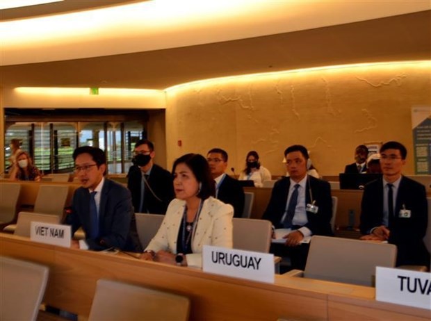 Do Hung Viet (front, left), Assistant to the Vietnamese Minister of Foreign Affairs, attends the 50th regular session of the UN Human Rights Council. (Photo: VNA)