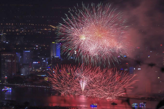 man nhan voi man trinh dien le hoi phao hoa quoc te da nang 2019