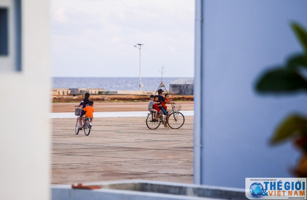 nhung khoanh khac binh yen o truong sa