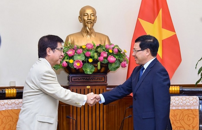 Phó Thủ tướng Phạm Bình Minh tiếp Trợ lý Chánh văn phòng Nội các Nhật Bản