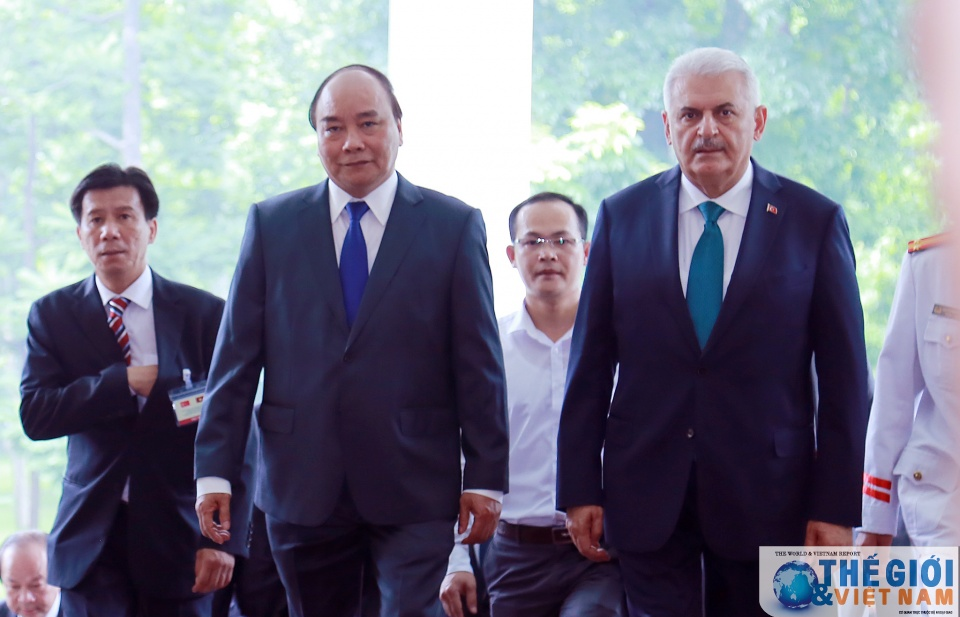 Lễ đón chính thức Thủ tướng Thổ Nhĩ Kỳ tại Phủ Chủ tịch