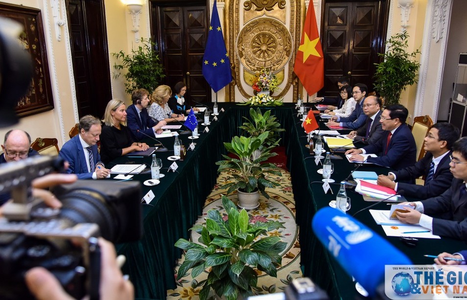 Phó Thủ tướng Phạm Bình Minh hội đàm với Đại diện cấp cao EU
