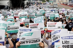 Hàn Quốc: Bác sĩ đình công trên toàn quốc phản đối kế hoạch cải cách y tế của Chính phủ