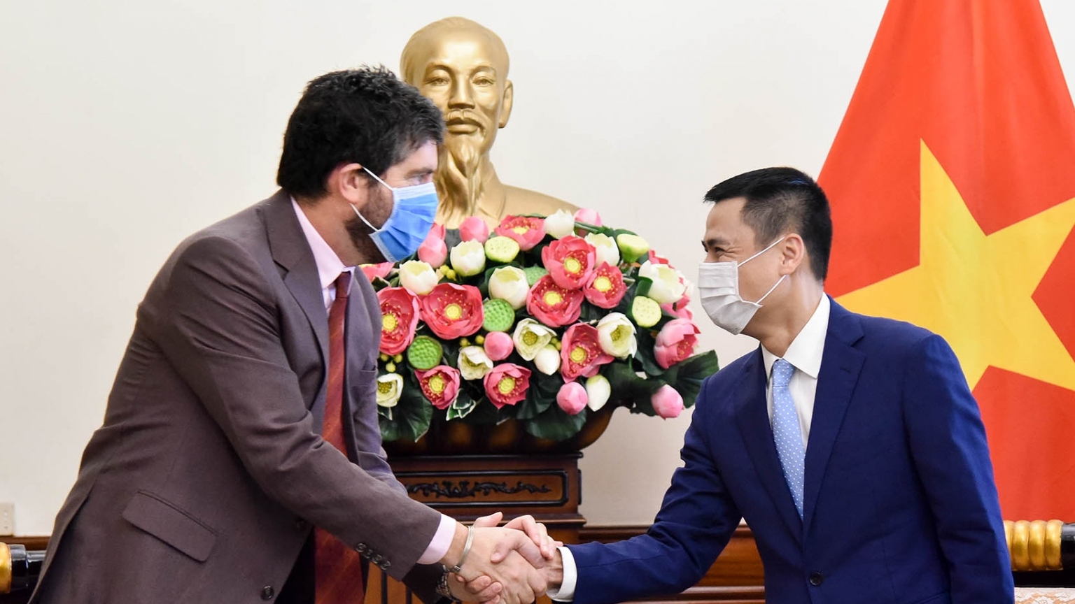 Thứ trưởng Ngoại giao Đặng Hoàng Giang tiếp Trưởng đại diện UNESCO tại Việt Nam