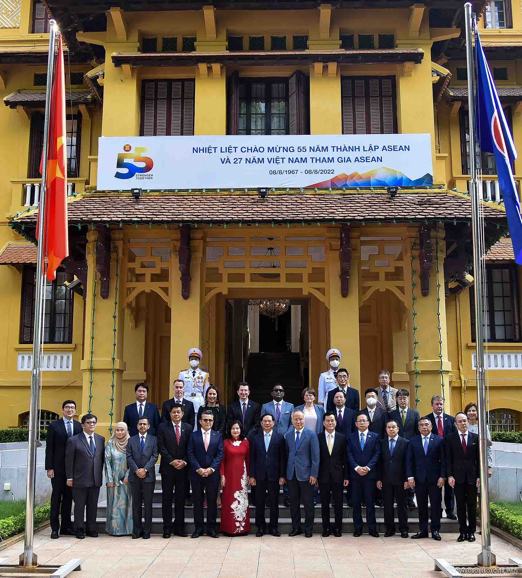 ASEAN flag-hoisting ceremony held to marks bloc's 55th founding anniversary ASEAN flag-hoisting ceremony held to marks bloc's 55th founding anniversary