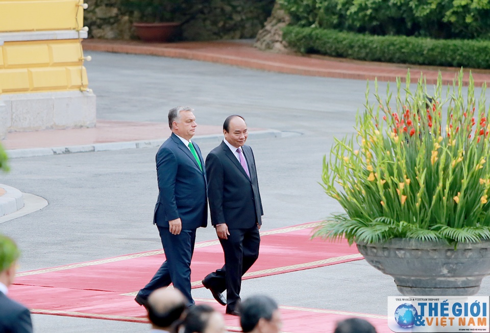 le don chinh thuc thu tuong hungary orban viktor tai phu chu tich