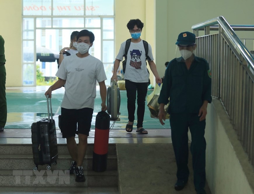 Covid 19 ở Hà Nội: Quận Thanh Xuân đón người dân từ khu cách ly trở về nhà