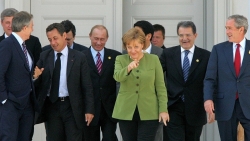 16 năm 'chèo lái' nước Đức của bà Angela Merkel qua những bức ảnh
