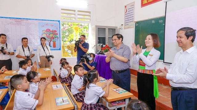 Thủ tướng kiểm tra công tác chuẩn bị năm học mới tại Phú Thọ