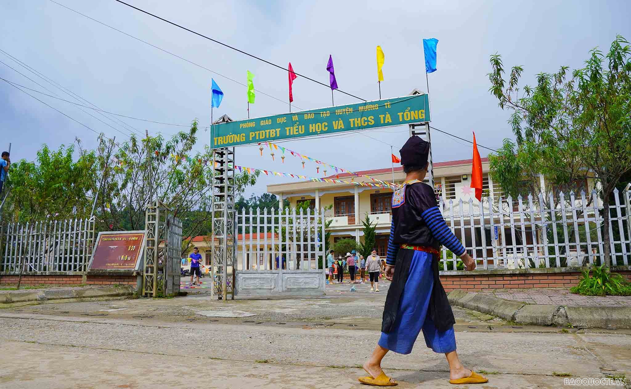 Lai Châu: Những học trò đồng bào dân tộc Mông háo hức ngày tựu trường