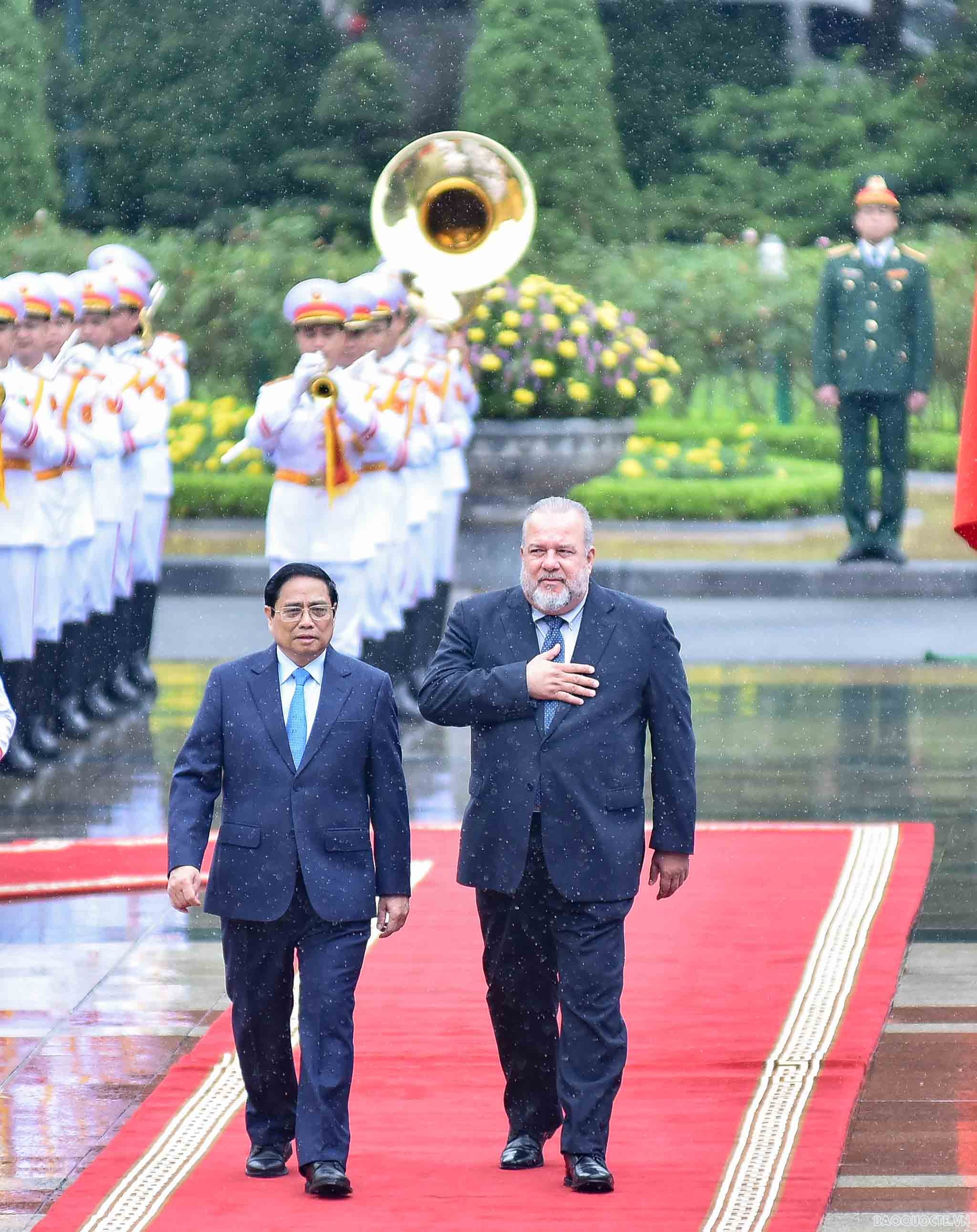 Trong những năm qua, bất chấp những khó khăn, mối quan hệ hợp tác kinh tế, thương mại và đầu tư giữa hai nước vẫn tiếp tục được quan tâm và phát triển, đặc biệt là lĩnh vực đầu tư. Trong những năm qua, bất chấp những khó khăn, mối quan hệ hợp tác kinh tế, thương mại và đầu tư giữa hai nước vẫn tiếp tục được quan tâm và phát triển, đặc biệt là lĩnh vực đầu tư.