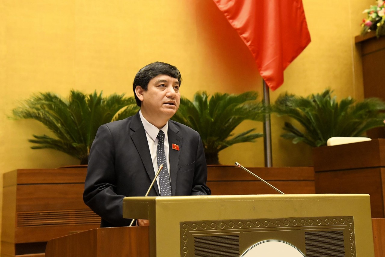 Chủ nhiệm Ủy ban Văn hóa, Giáo dục Nguyễn Đắc Vinh tại phiên họp. 