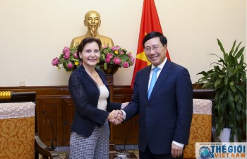 Phó Thủ tướng Phạm Bình Minh tiếp Đại sứ Italy Cecilia Piccioni chào từ biệt