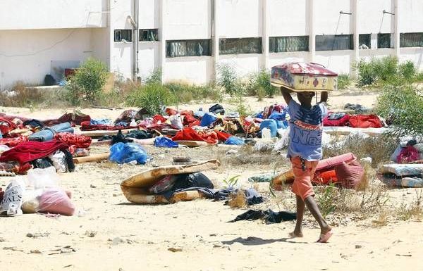 Ít nhất 300.000 người phải di dời do xung đột ở Libya
