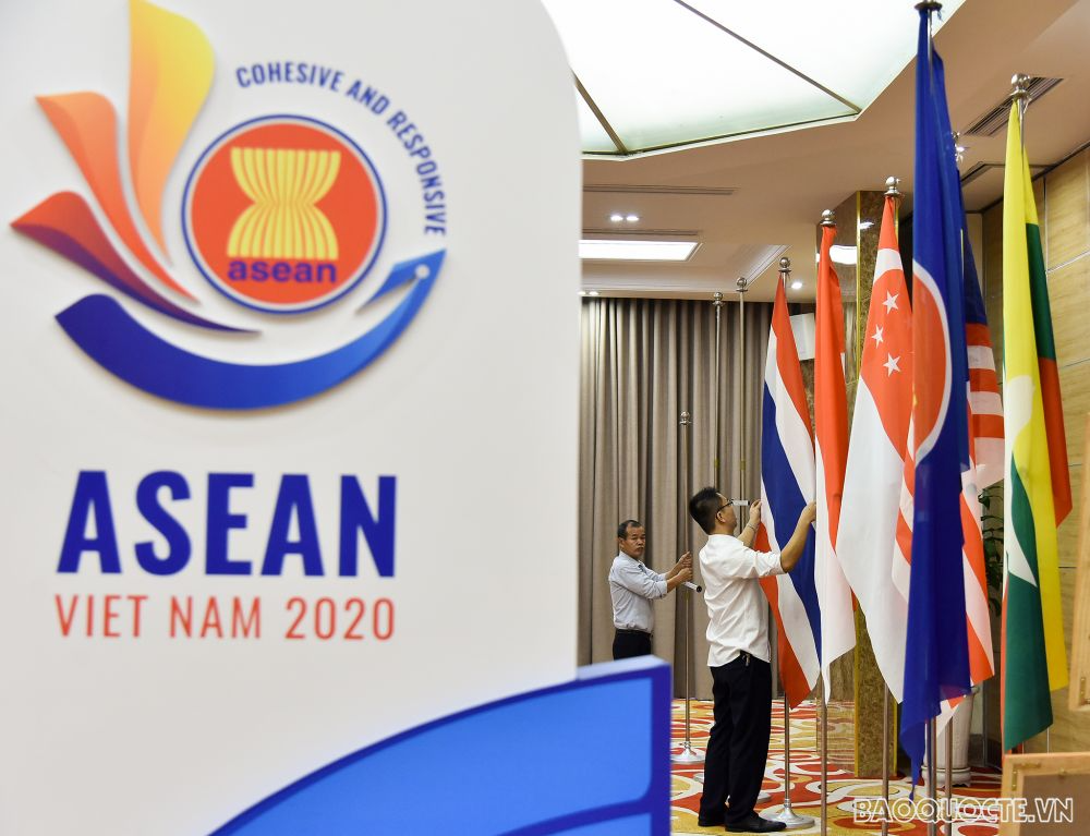 Cần chú ý gì về hình thức, kích thước các lá cờ khi treo cùng cờ ASEAN?