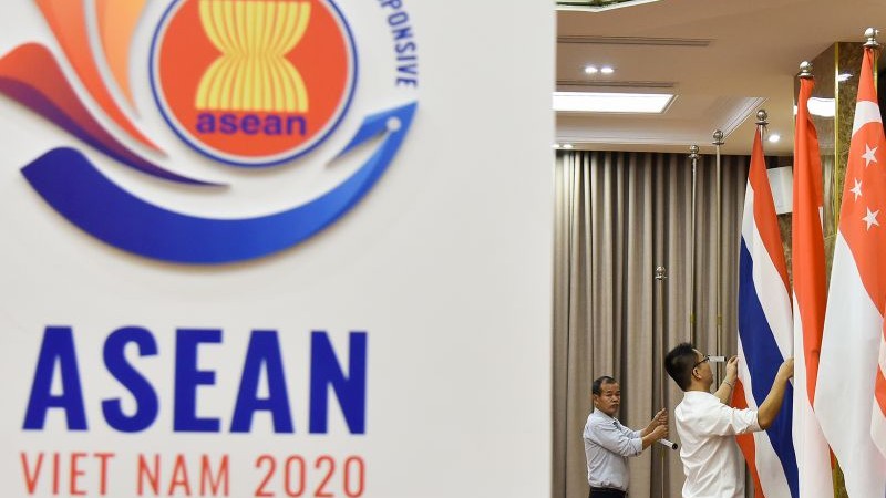 Cần chú ý gì về hình thức, kích thước các lá cờ khi treo cùng cờ ASEAN?