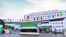Liên tiếp xuất hiện F0, phong tỏa 8 khoa của bệnh viện lớn nhất Nghệ An