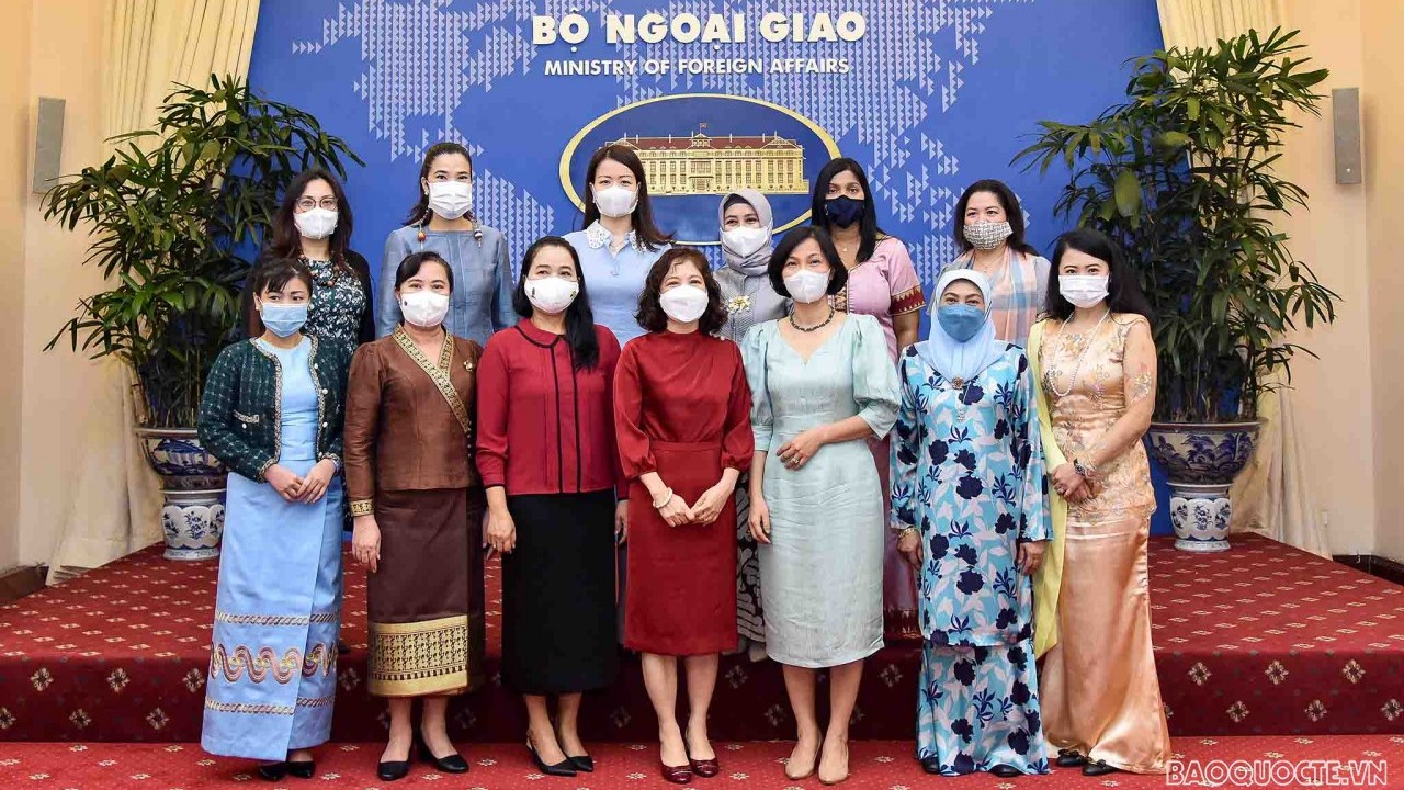 AWCH Group - กาวที่ผูกพันผู้หญิงของประชาคมอาเซียนในเวียดนาม