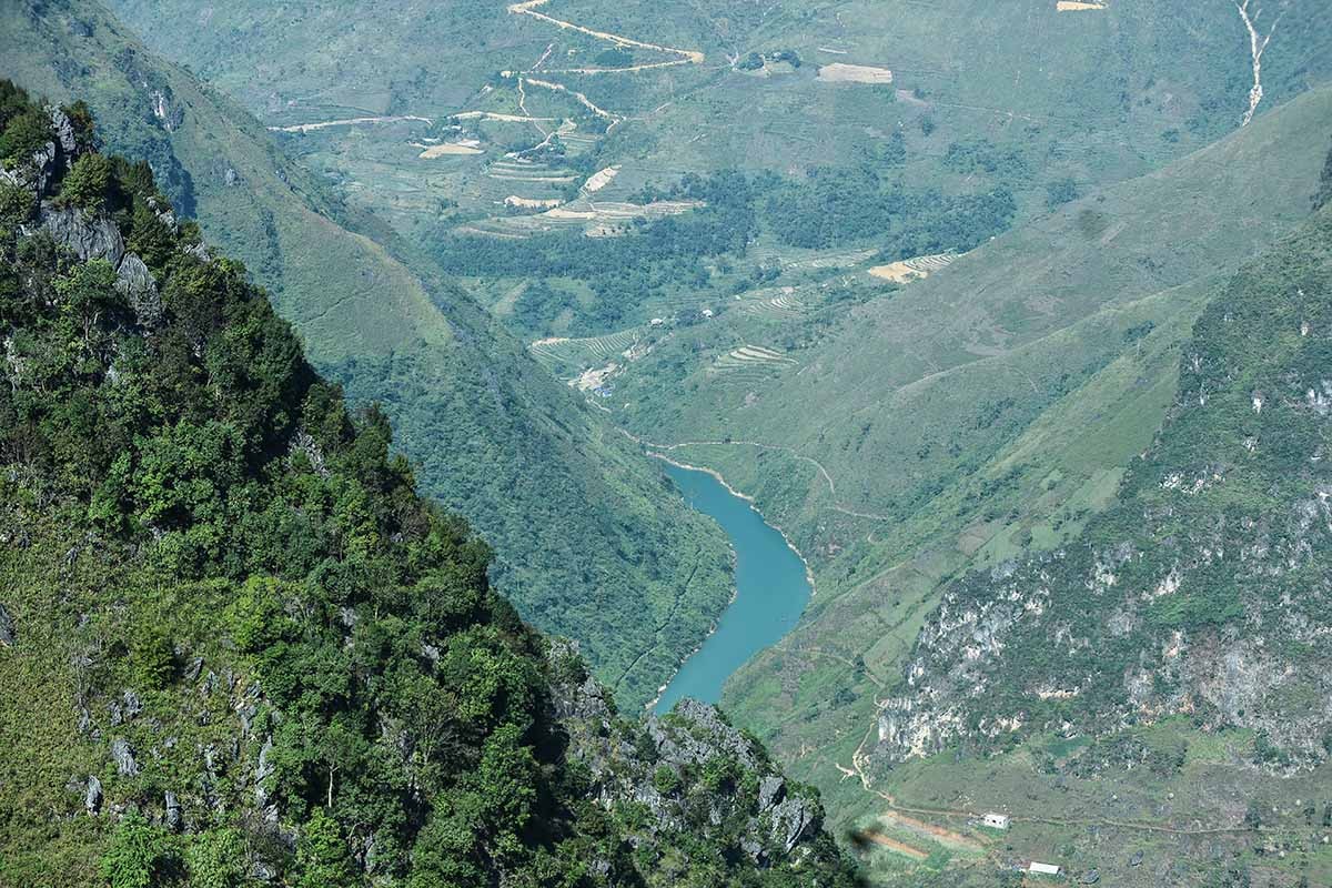 Ngắm nhìn những tuyệt tác thiên nhiên bên dòng sông Nho Quế