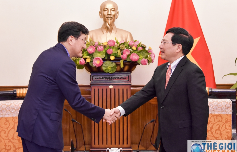 Phó Thủ tướng Phạm Bình Minh tiếp Thứ trưởng Hàn Quốc Yoon Soon-Gu