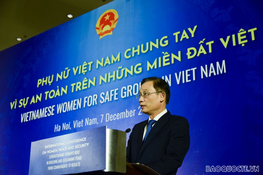 Triển lãm Phụ nữ Việt Nam chung tay vì sự an toàn trên những đất Việt