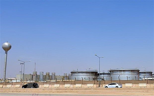 Một cơ sở lọc dầu ở Riyadh, Saudi Arabia. (Ảnh: AFP/TTXVN)