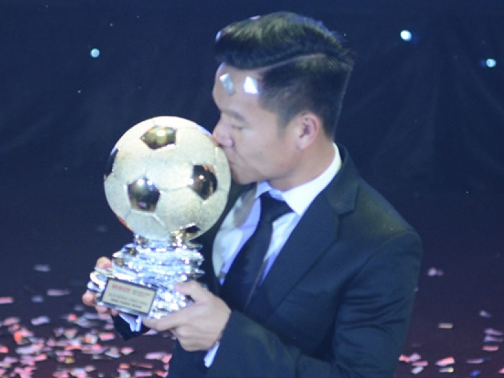 Đinh Thanh Trung giành giải thưởng Quả bóng vàng Việt Nam 2017