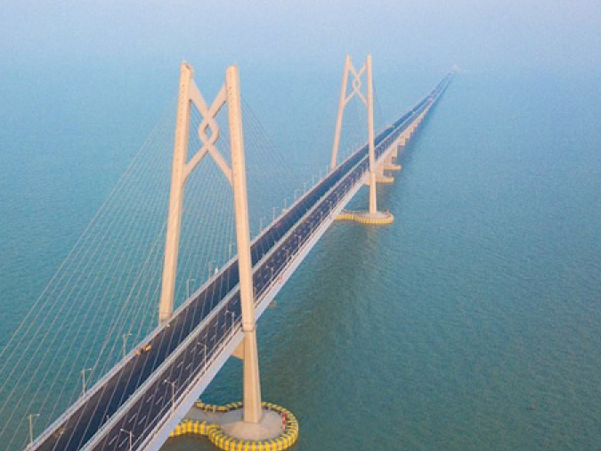 Trung Quốc hoàn thành cây cầu vượt biển dài nhất thế giới
