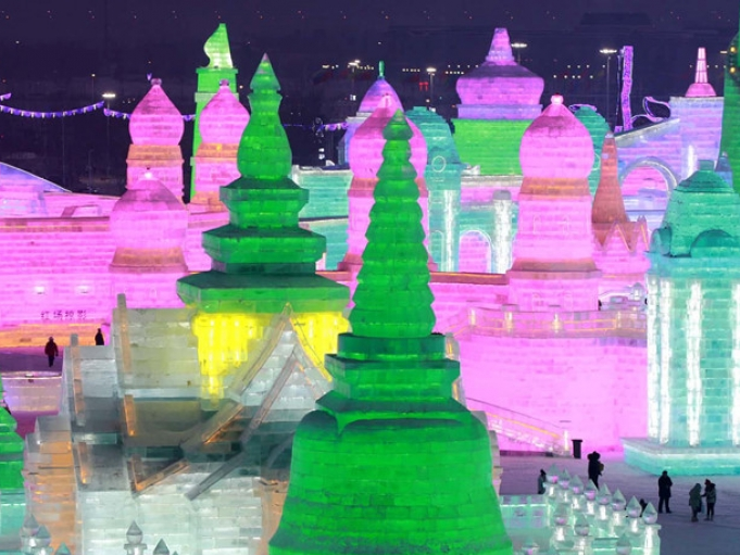 Huyền ảo lễ hội băng đăng lớn nhất thế giới tại Trung Quốc