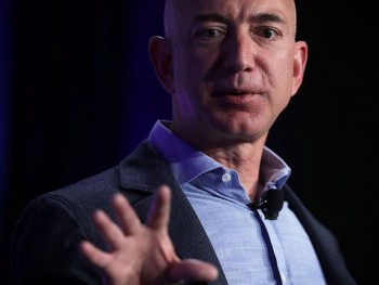 ​CEO Amazon trở thành tỷ phú giàu nhất lịch sử