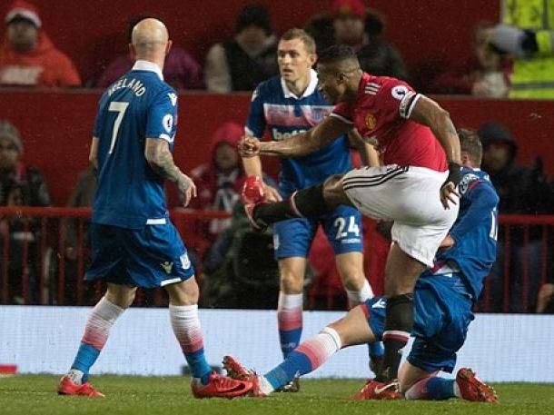 MU 3-0 Stoke: Quỷ đỏ sẽ “cứu rỗi” một mùa giải nhàm chán?