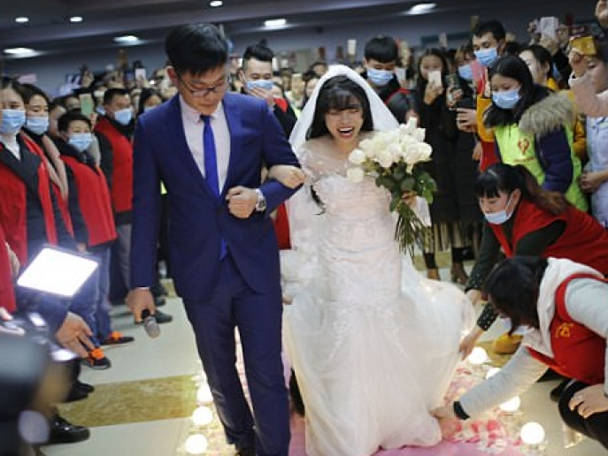 Trung Quốc: Đám cưới không chú rể của cô gái mắc ung thư máu
