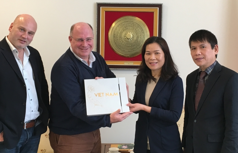 Đại sứ Ngô Thị Hoà tiếp đại diện Vietnamtourism Hanoi tại Hà Lan