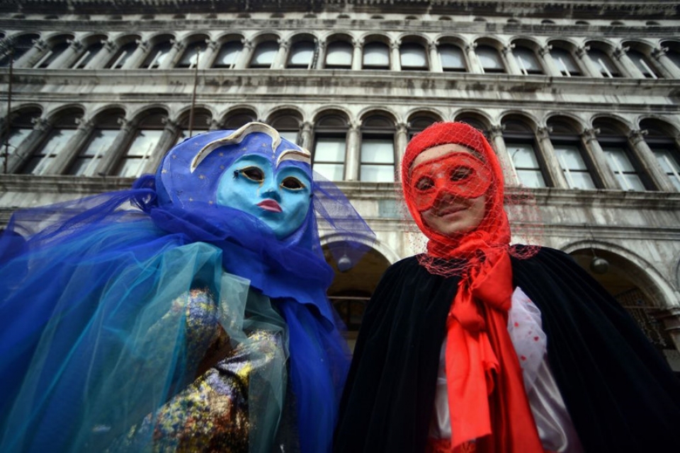 che than giau phan tai le hoi venice carnival phu phiem tru danh