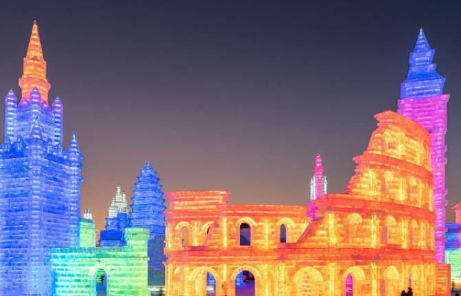 Trung Quốc: Lâu đài như cổ tích tại lễ hội băng lớn nhất thế giới