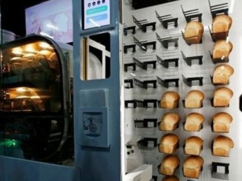 Máy tự động sản xuất hàng loạt bánh mỳ đầu tiên trên thế giới ở CES 2019