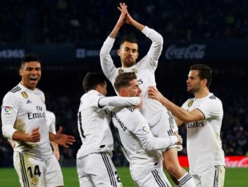 Real Madrid nhọc nhằn trụ lại ở top 4 La Liga