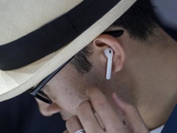Tai nghe không dây AirPods của Apple bị lợi dụng để nghe lén