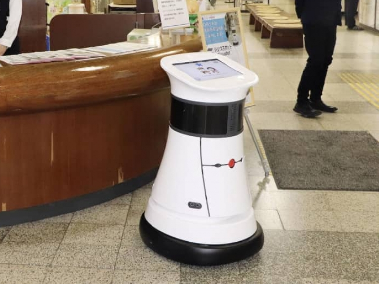 Nhật Bản thử nghiệm robot hỗ trợ người dân tại tòa thị chính