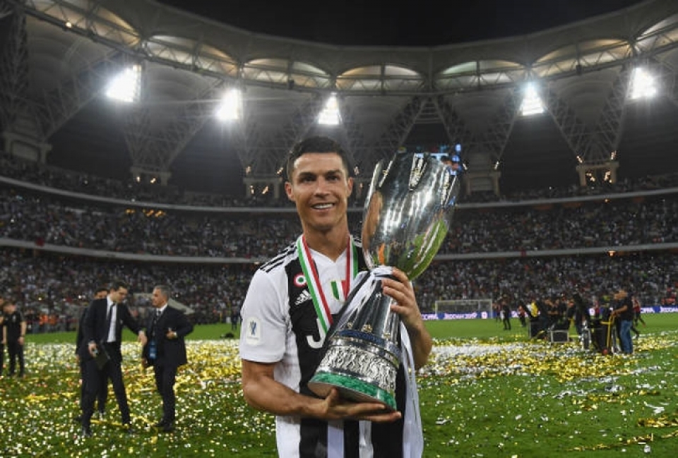 top 10 tien dao dat gia nhat the gioi ronaldo nam giu 2 ky luc