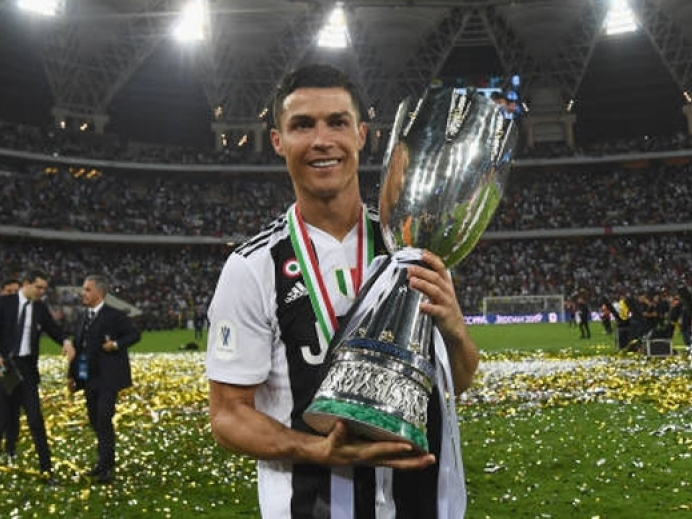 Ronaldo nắm giữ 2 kỷ lục trong Top 10 tiền đạo đắt giá nhất thế giới