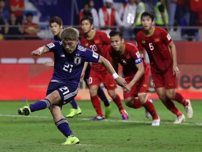 Báo chí thế giới khen ngợi sự quả cảm của đội tuyển Việt Nam trước Nhật Bản