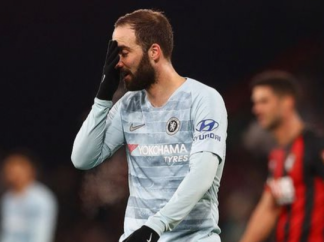 Bournemouth 4-0 Chelsea: Màn ra mắt tệ hại của Higuain