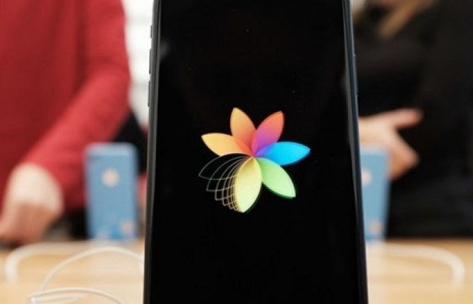Apple đang tính đến phương án giảm giá bán iPhone