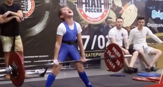 nga cau be 11 tuoi nang ta 100 kg