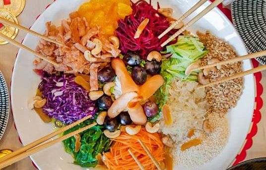 Yee Sang – Món ăn mang lại may mắn trong Năm mới ở Malaysia