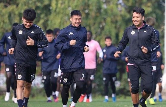 Cận cảnh buổi tập khai Xuân của Quang Hải, Đình Trọng và Hà Nội FC